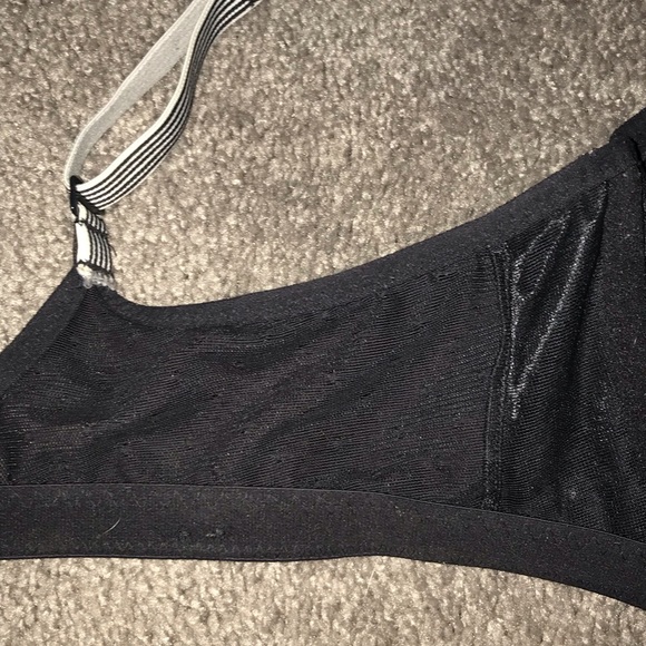 Lululemon bra size D36 - Picture 5 of 5